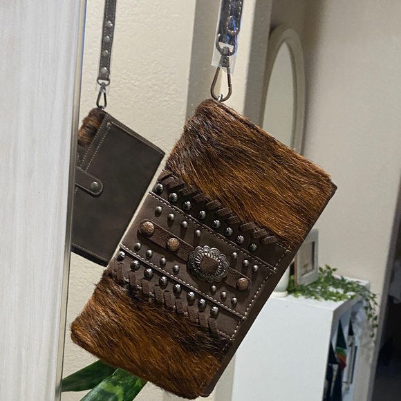 Montana West Brown Clutch with Studded Design - Picture 4 of 5